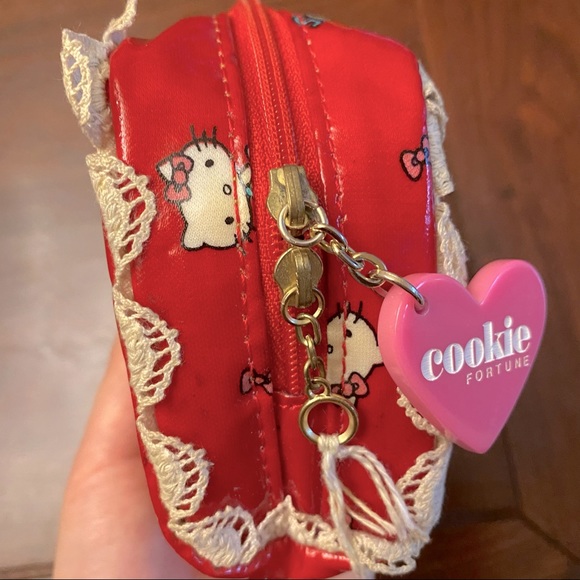 Hello kitty pouch - Picture 3 of 5